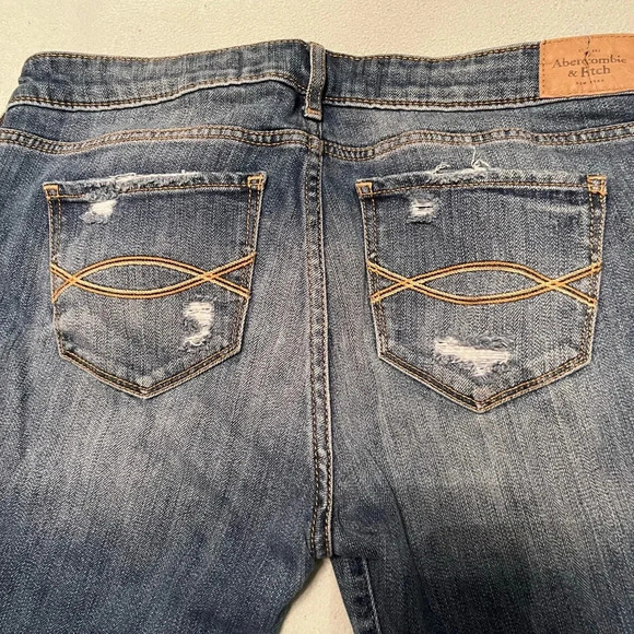 Abercrombie destroyed jeans - Picture 3 of 3